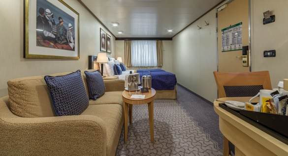 CUNARD Queen Elizabeth EF 0.jpg